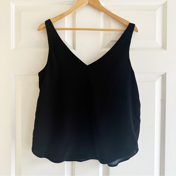 Ann Taylor LOFT Black Velvet Double V Shell Sleeveless Top Women’s Medium - Picture 4 of 6
